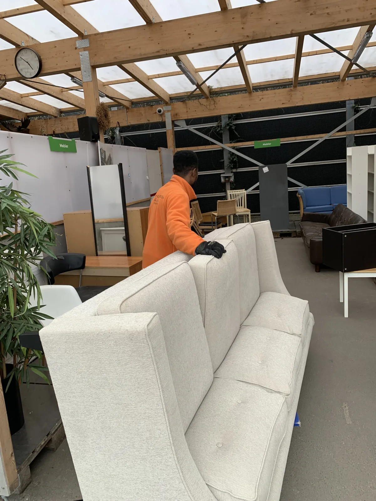 Junk Removal, Moving & Same-Day Delivery — West Copenhagen: Albertslund, Glostrup, Ballerup & Frederikssund | GIA Service ApS