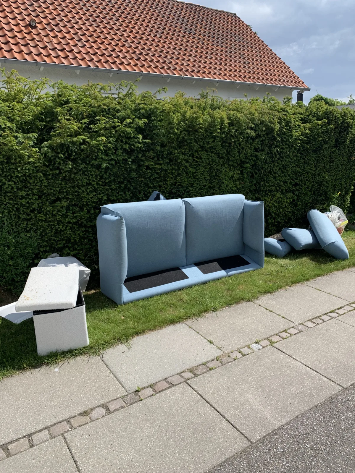 Junk Removal Near Genbrugsstation Lyngby-Taarbæk — We Take It For You | GIA Service ApS