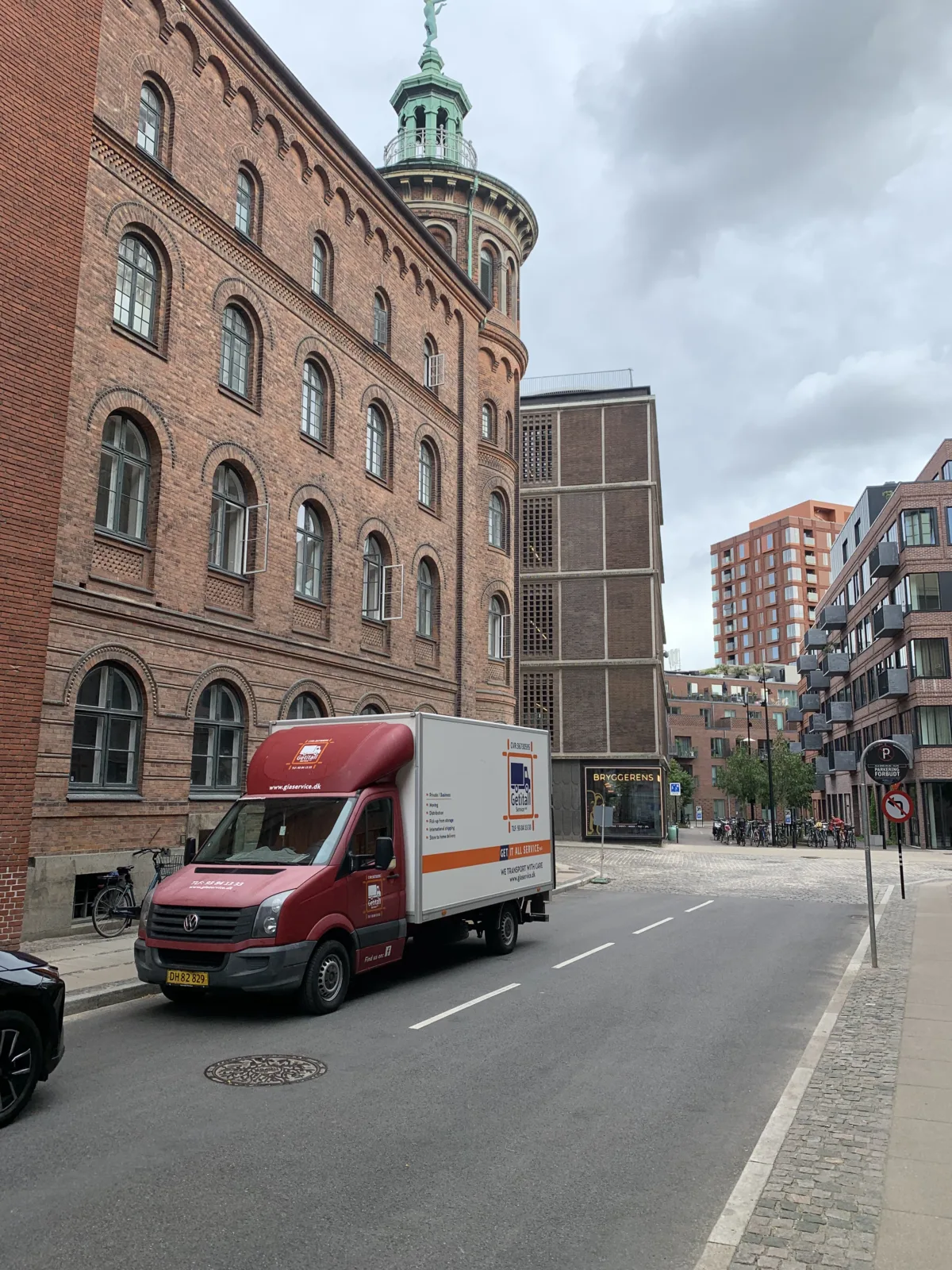 Office Clearance & Move in Copenhagen: København V to Islands Brygge